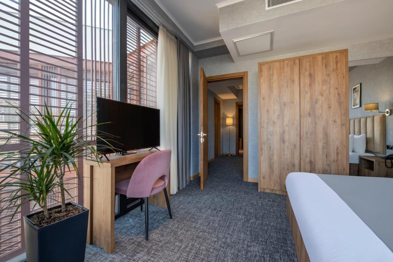 Barnovi Boutique Hotel Тбилиси Екстериор снимка